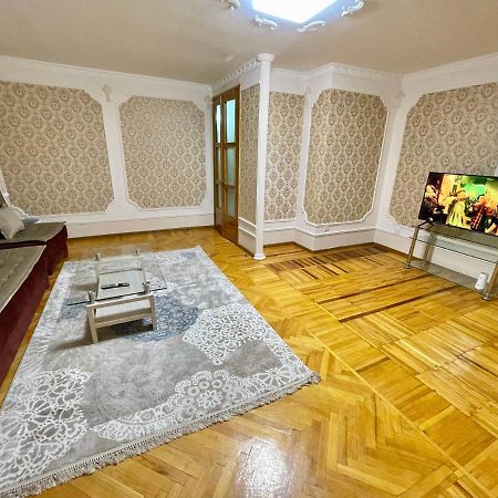 Classic C1 Apartment In The Center With 4 Rooms Tashkent Exterior photo