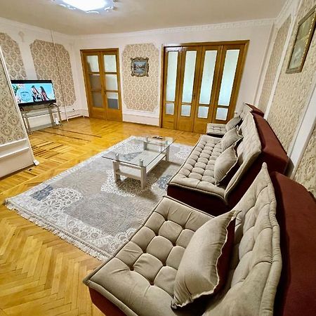 Classic C1 Apartment In The Center With 4 Rooms Tashkent Exterior photo