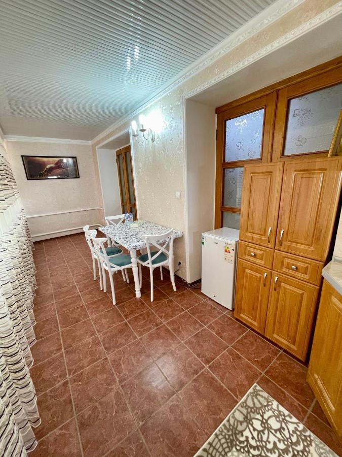 Classic C1 Apartment In The Center With 4 Rooms Tashkent Exterior photo