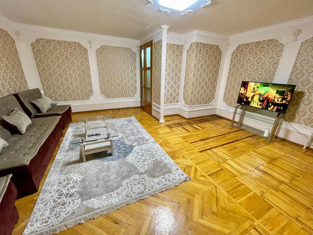 Classic C1 Apartment In The Center With 4 Rooms Tashkent Exterior photo